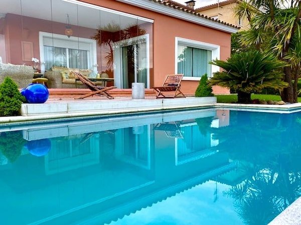 Quels sont les avantages d'une couverture automatique pour piscine ?